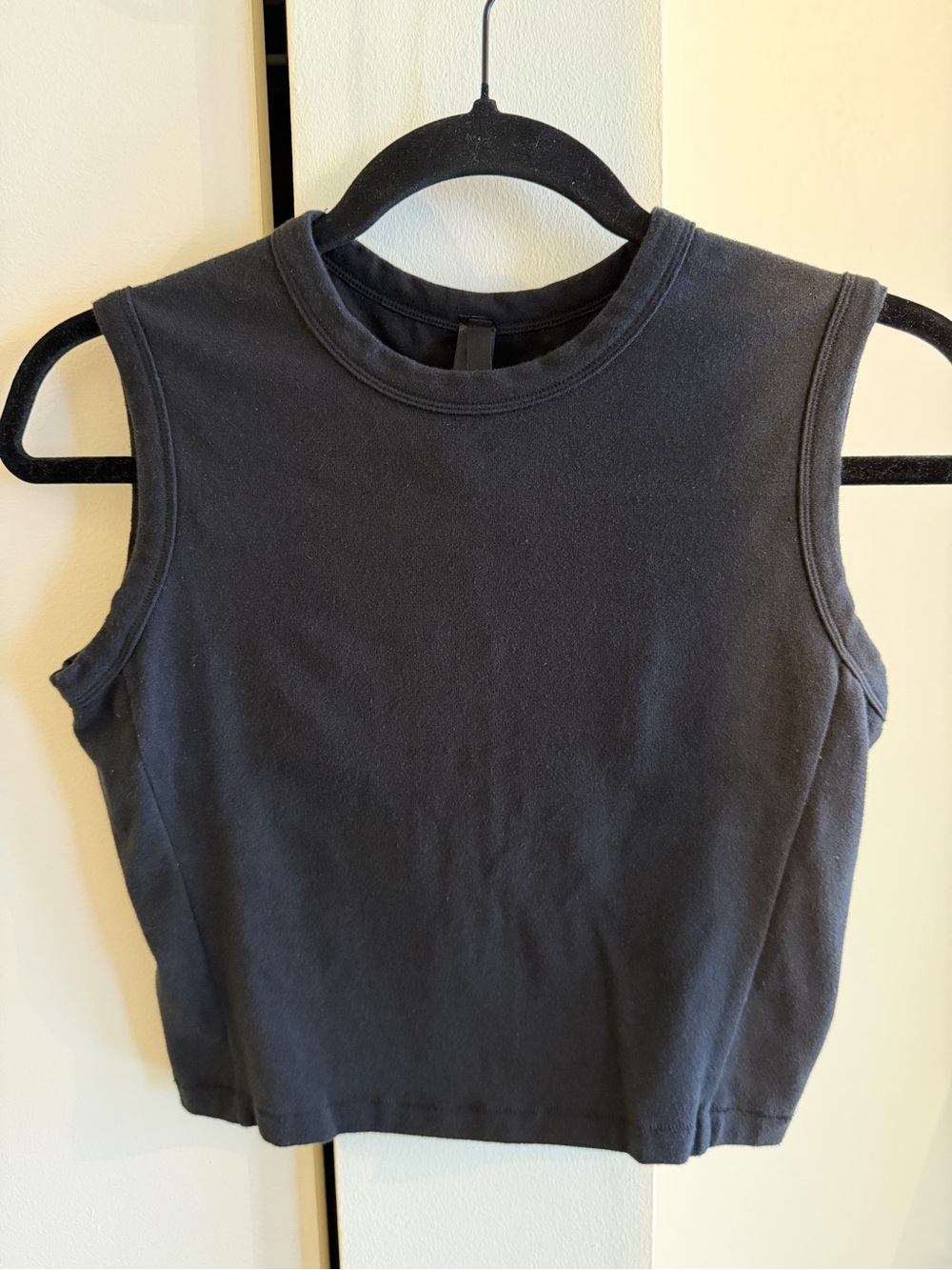 SKIMS Black Sleeveless Tank - Picture 2 of 5